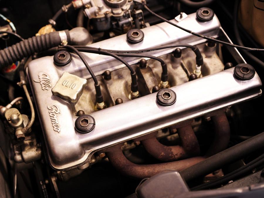 Моторный отсек Alfa Romeo Giulietta Sprint (750/101) 1958 года  (фото 12 из 16)